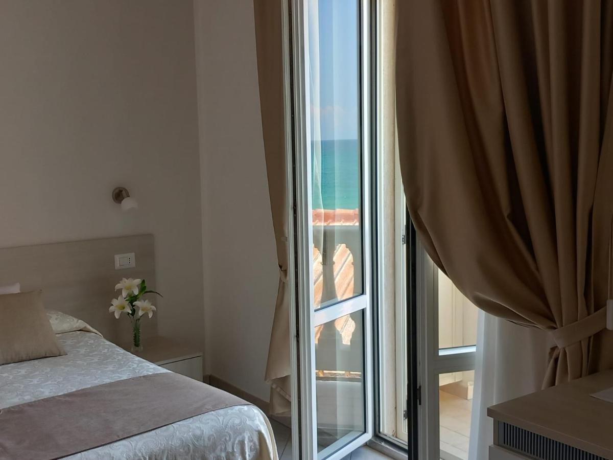 Al Giglio - Affittacamere Cariati Buitenkant foto